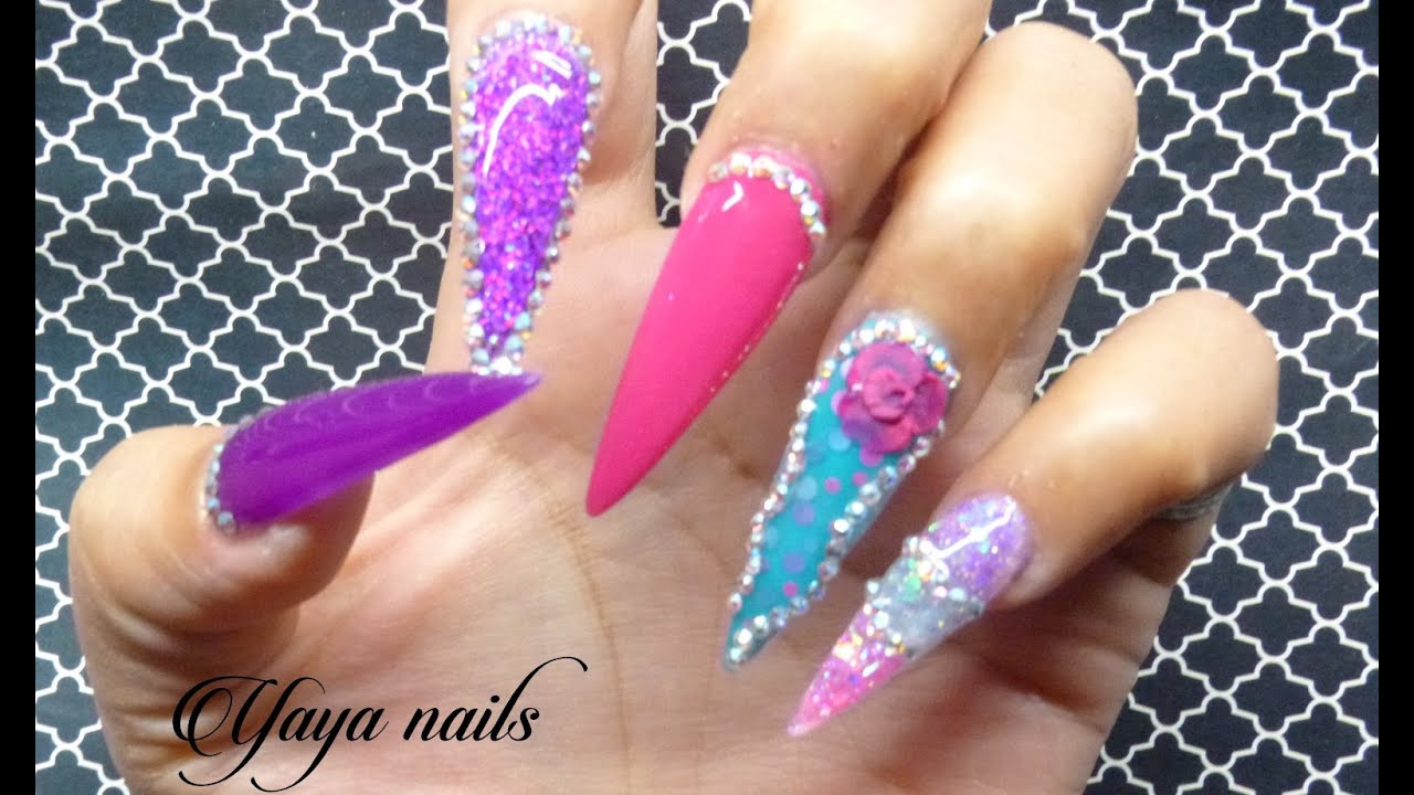 Diseño de uñas acrilicas de colores