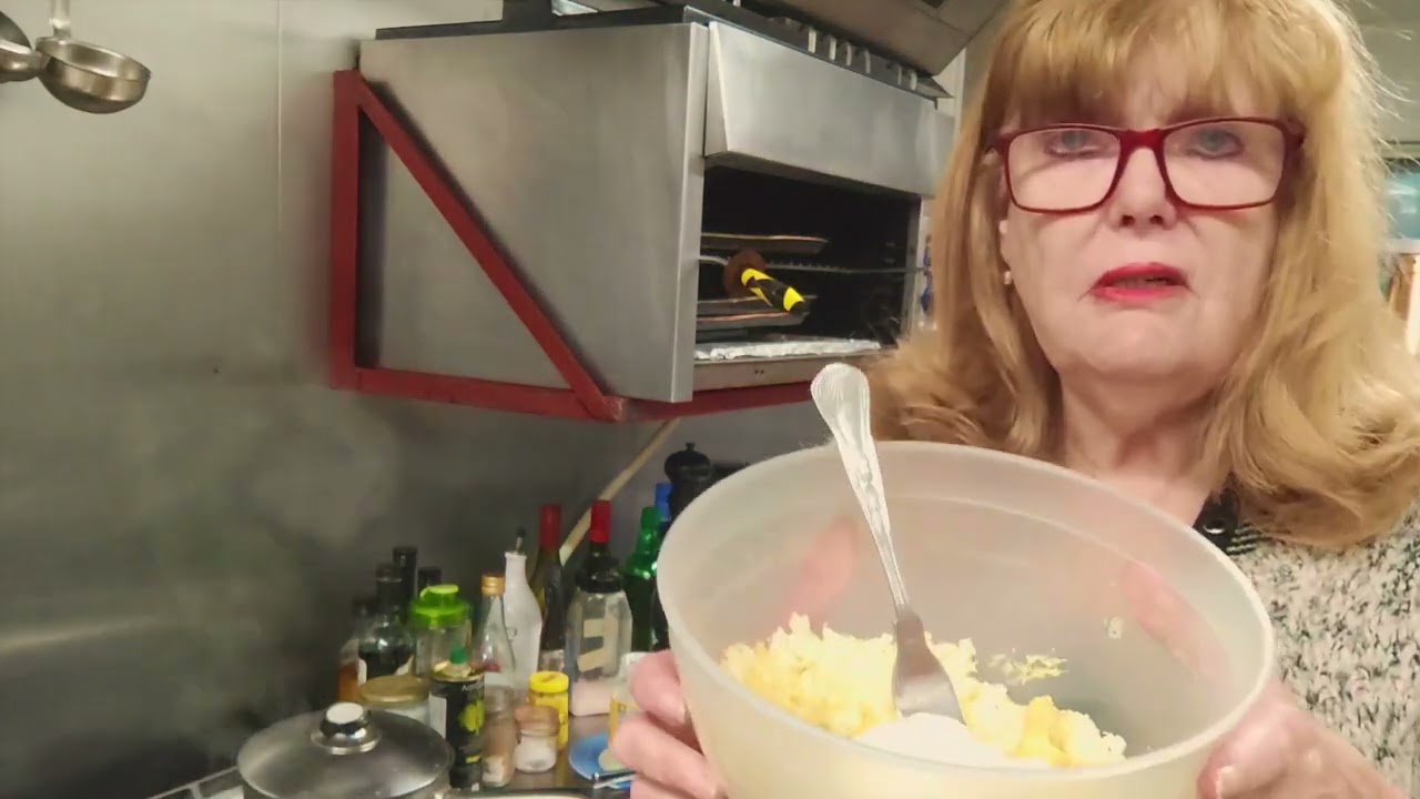 Домашние рыбные котлеты из лосося. Быстро и легко приготовить!