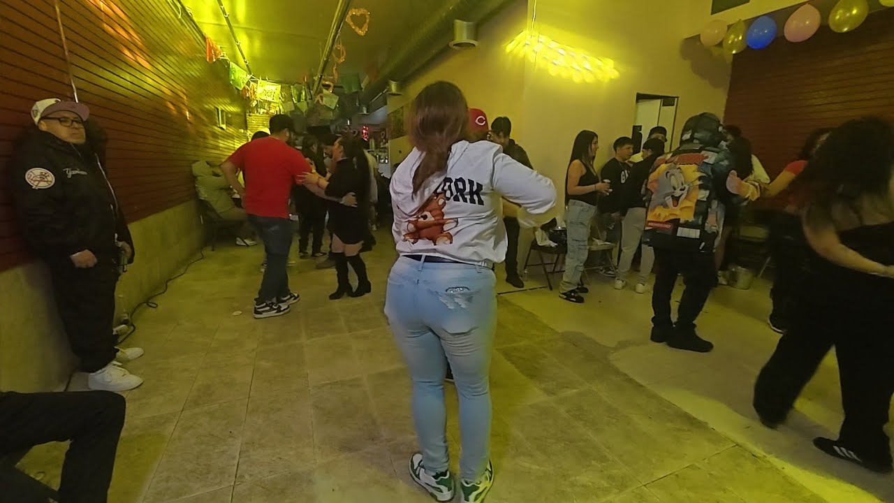 La cumbia ojitos bonitos  Sonido Snoopy  Carlos Cano salon los reyes stanten lslan 💃💃🕺