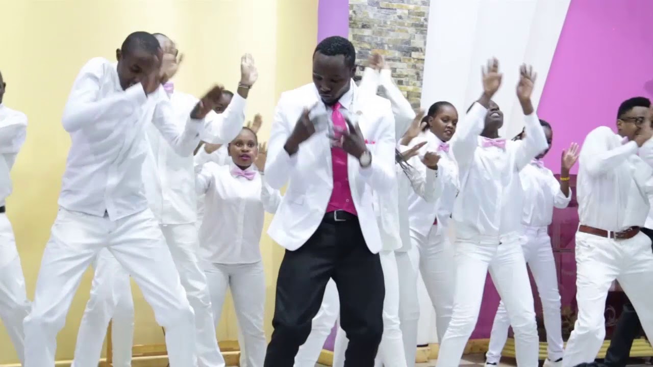 Groom Surprises Bride With The Best Wedding Dance!!