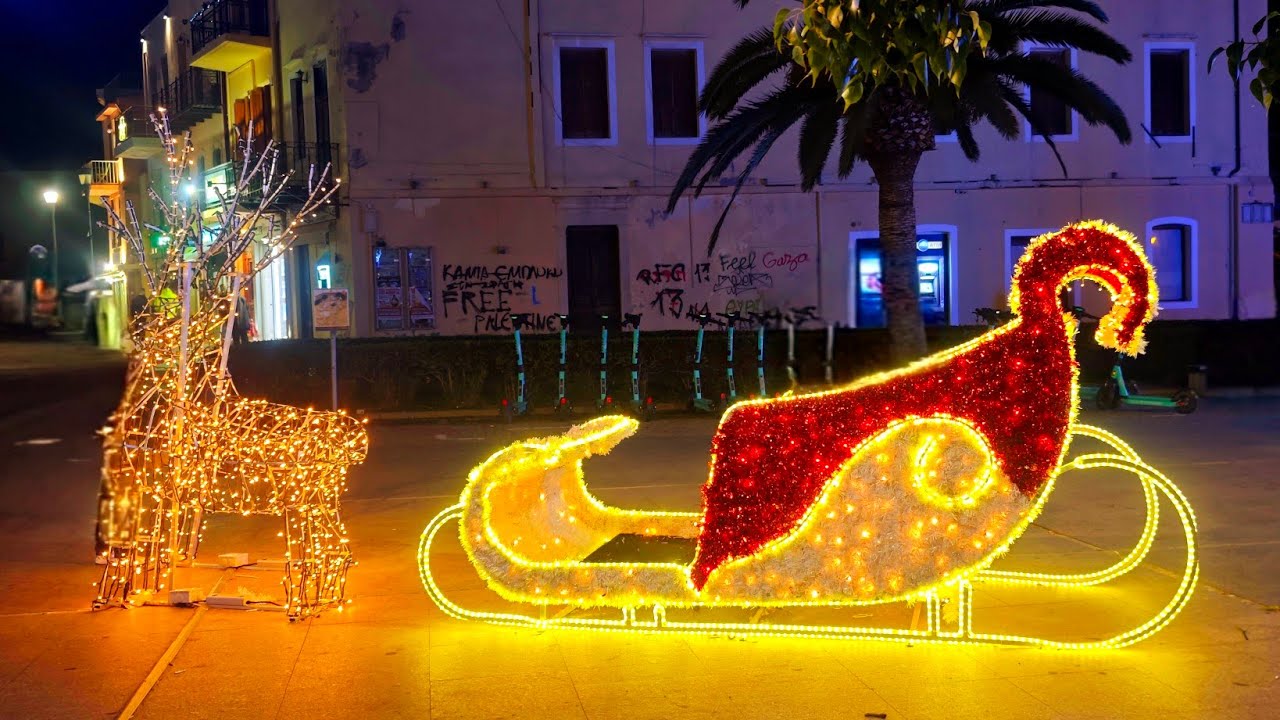 Rethymno ❤️ Christmas 🎄🎁 time 😍 beautiful decorations! 