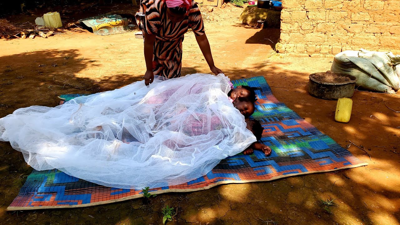 AFRICAN VILLAGE LIFE/ COOKING FOR MY FAMILY BREAKFAST 