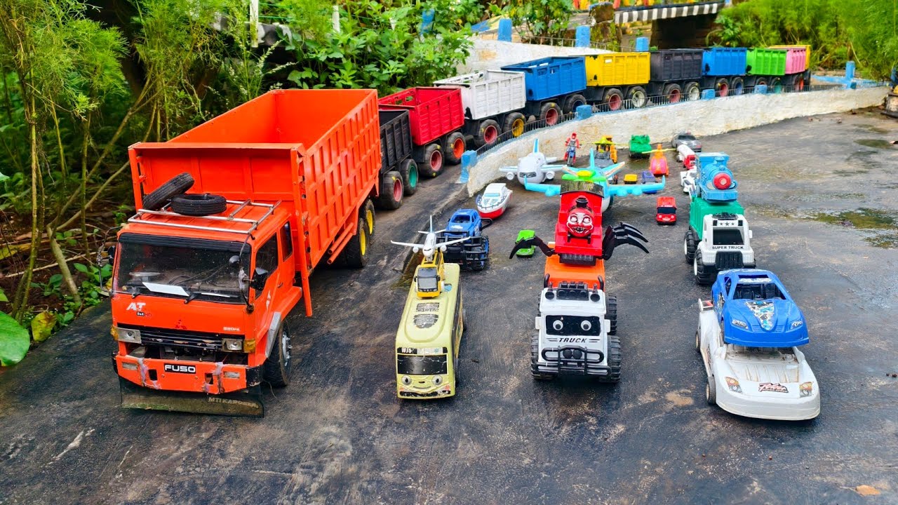 WADIDAU !!! Mobil Truk Tronton Panjang Bongkar Mainan Mobil Mobilan Truk Molen, Bus Telolet, Ambulan