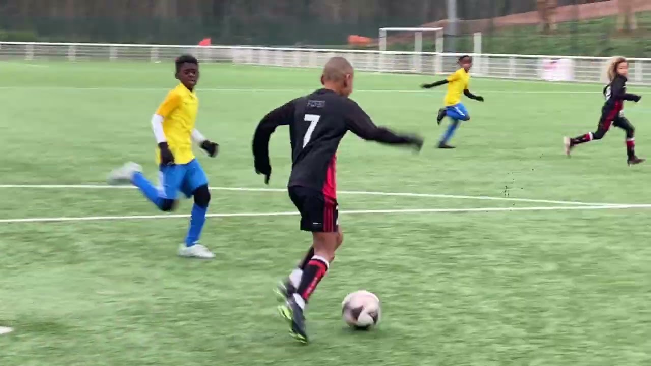 Ris Orangis - Fleury / U11 (1-2) Deuxième mi-temps. 17 Décembre 2022. [Score finale 1-2]
