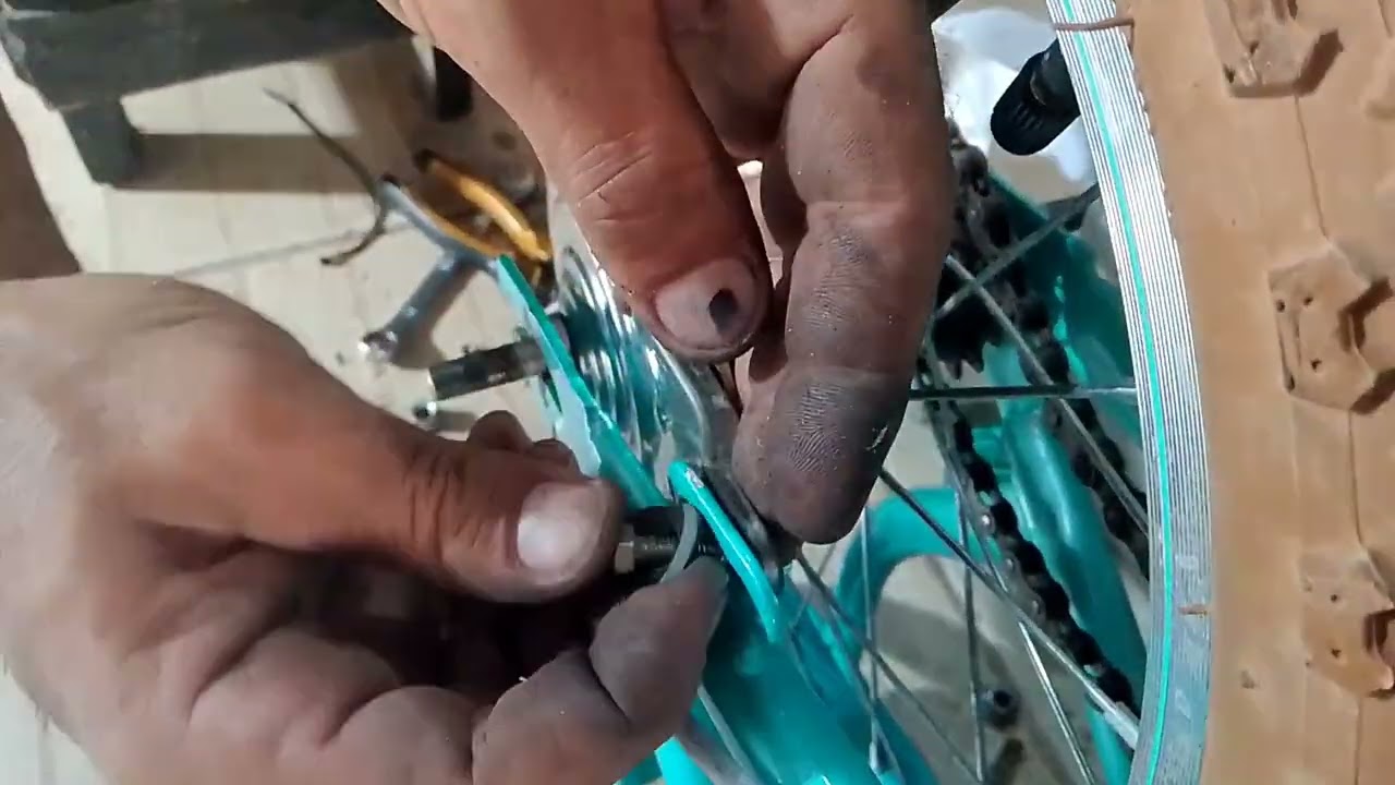 Como colocar pneu traseiro da bike aro 16.