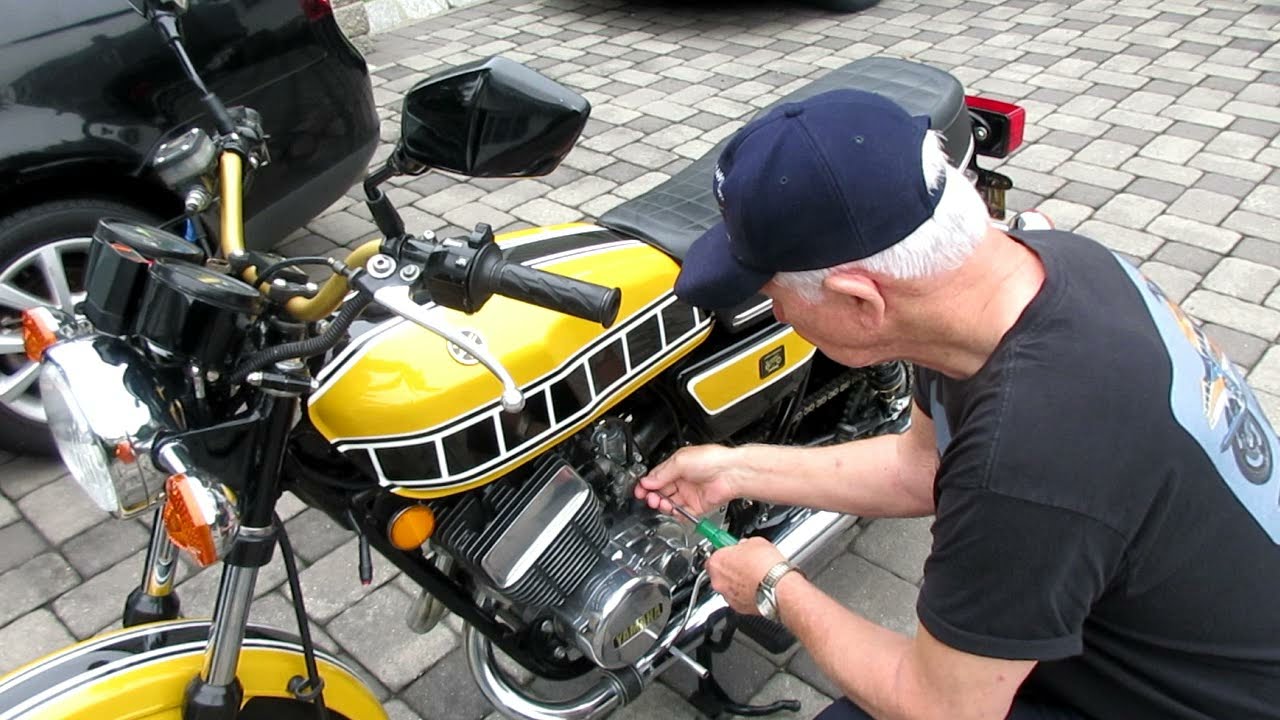 RD 400 YAMAHA 1977 ТЕХНИЧЕСКОЕ ОБСЛУЖИВАНИЕ КАРБЮРАТОРОВ И РЕГУЛЯТОРА ХОЛОСТОГО ХОДА