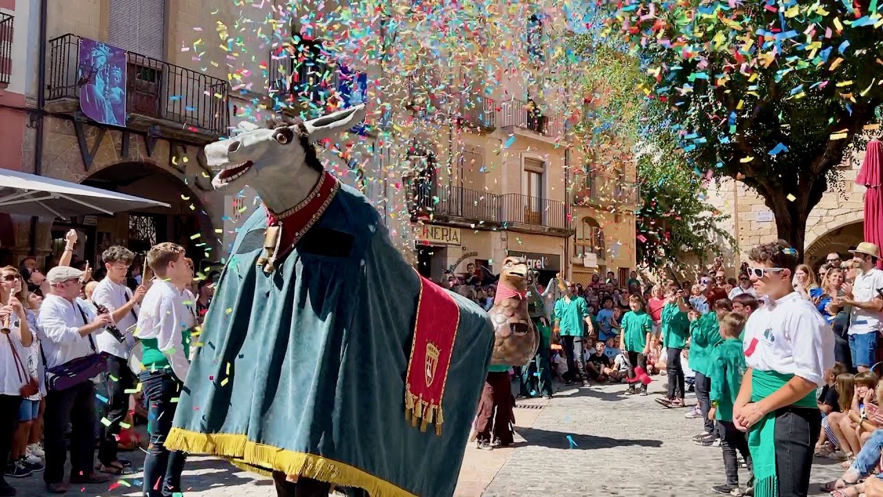 SEGUICI POPULAR Ballada Aligot, Drac petit, Mulasseta, Ball de Bastons (Festa Major Montblanc 2023)