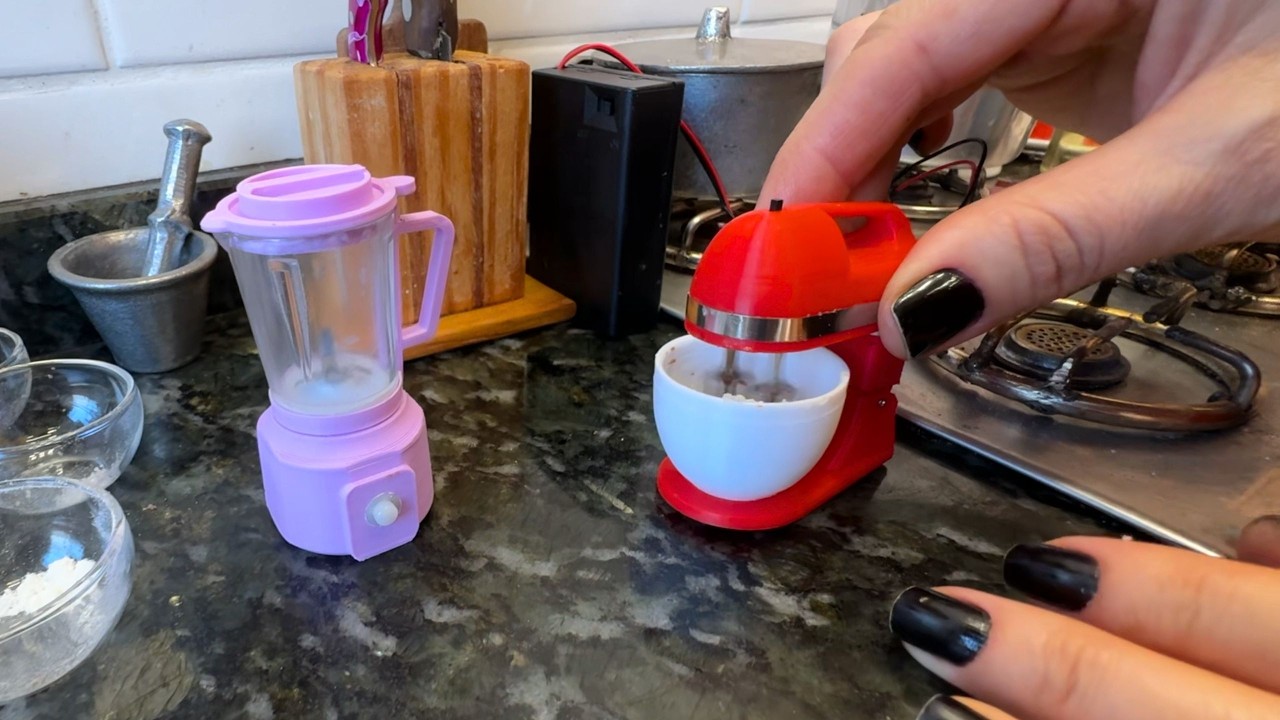 MINI BOLO CHOCOLATUDO + MINI CHOCOLATE QUENTE 🍫🍰 | COMIDA EM MINIATURA | A MINICOZINHA