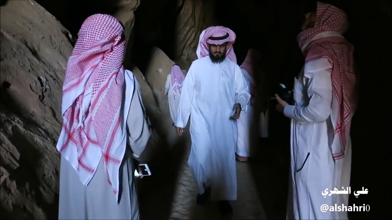 الكهف الضخم في جبل جانين شرق مدينة حائل 5 2 1438هـ