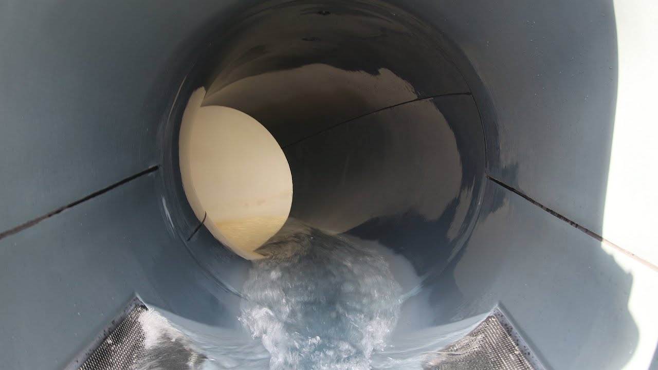 Black Hole :: dunkle R&ouml;hrenrutsche | Aquarena fun Schinznach-Bad