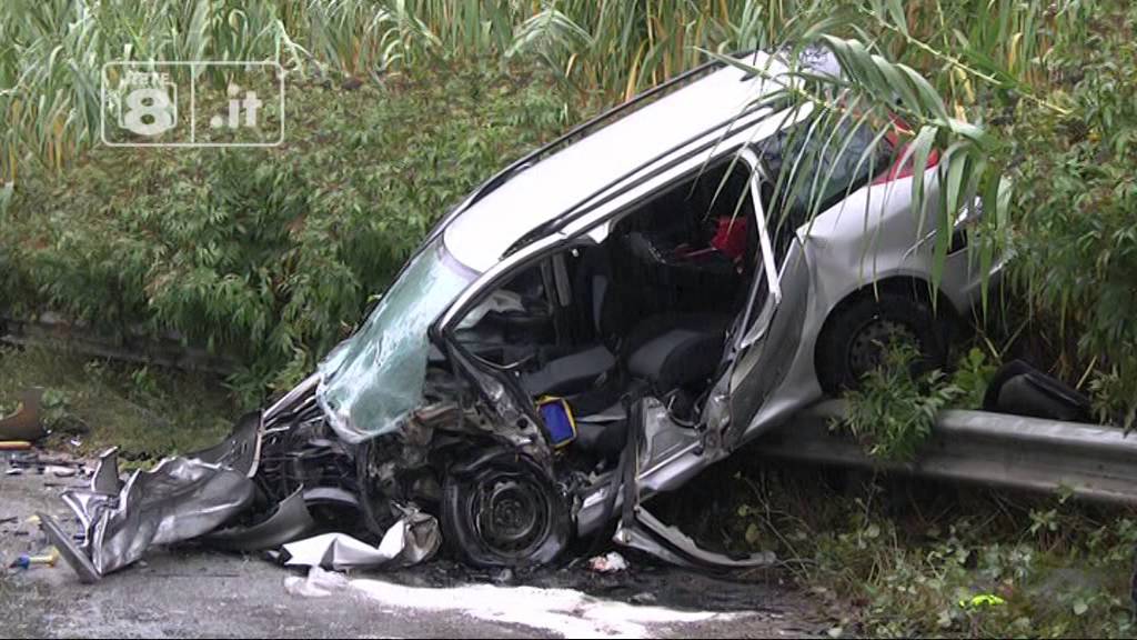 Incidente stradale - Un morto e un ferito grave