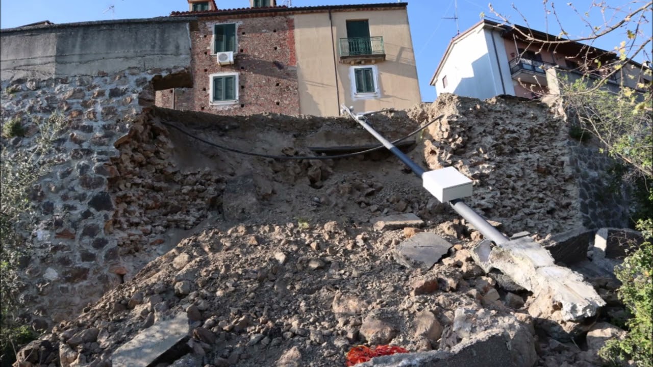 Cellara (Cs). Immagini della frana sulla Sp 76