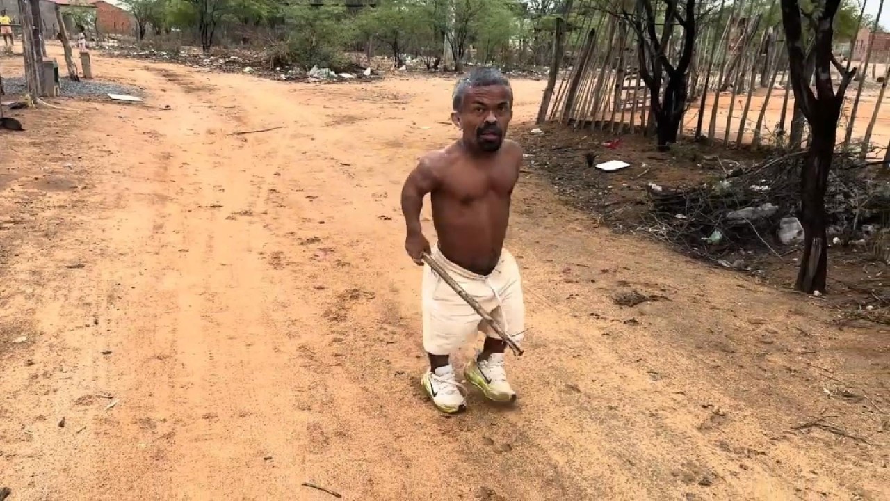 CHAGUINHA TA IRADO COM AS PESSOAS