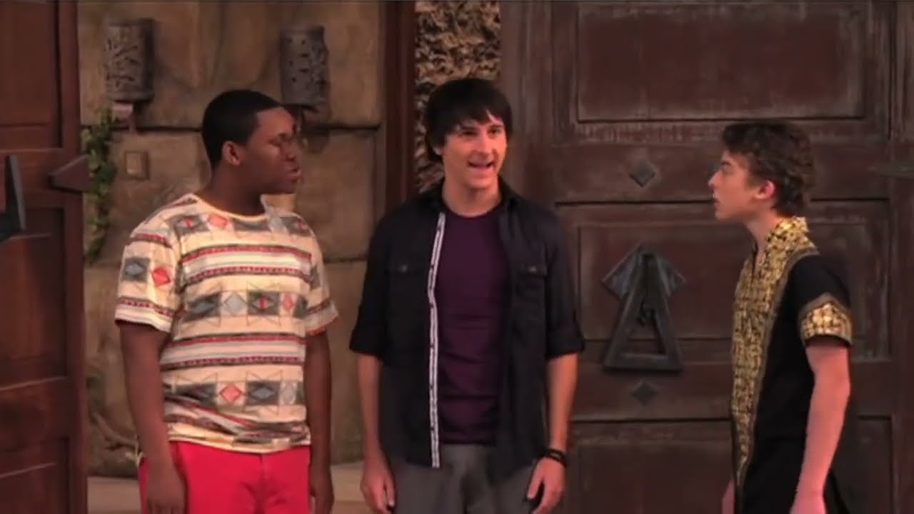 The Grizzly Podcast - Episode 25 - Ryan Ochoa on being mentored by the cast of 'Pair of Kings.'