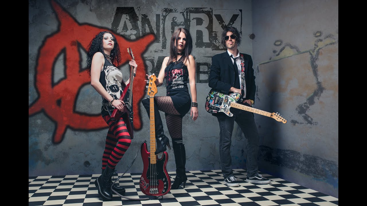 Angry Rabbit Live - Bomber (Motörhead Cover)