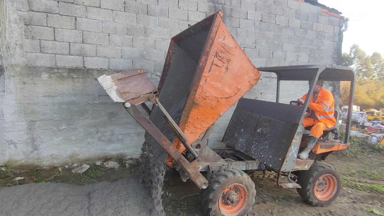 Dumper 4x4 Ausa trabajando. En danarte.es