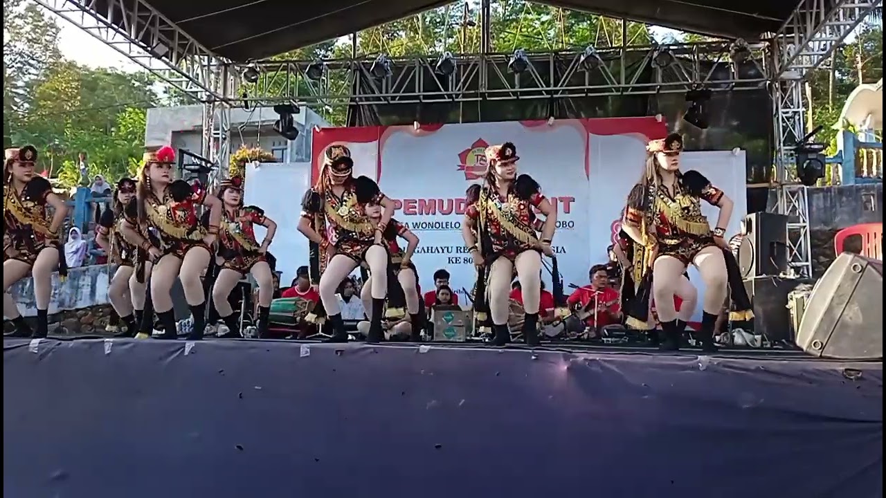 TARI NDOLALAK WONOSOBO??? MEKAR ARUM... #makar arum #ndolalakwonosobo #ndolalakputiri