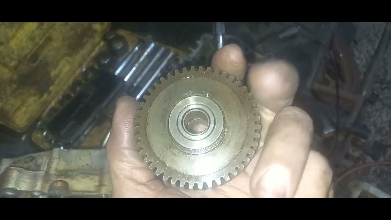 A montando o motor da RD 135