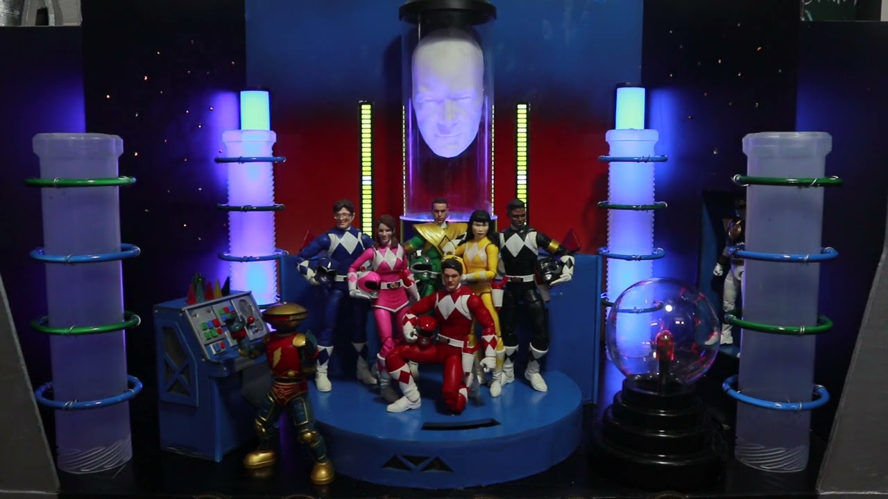 Mighty Morphin Power Rangers' Command Center Diorama