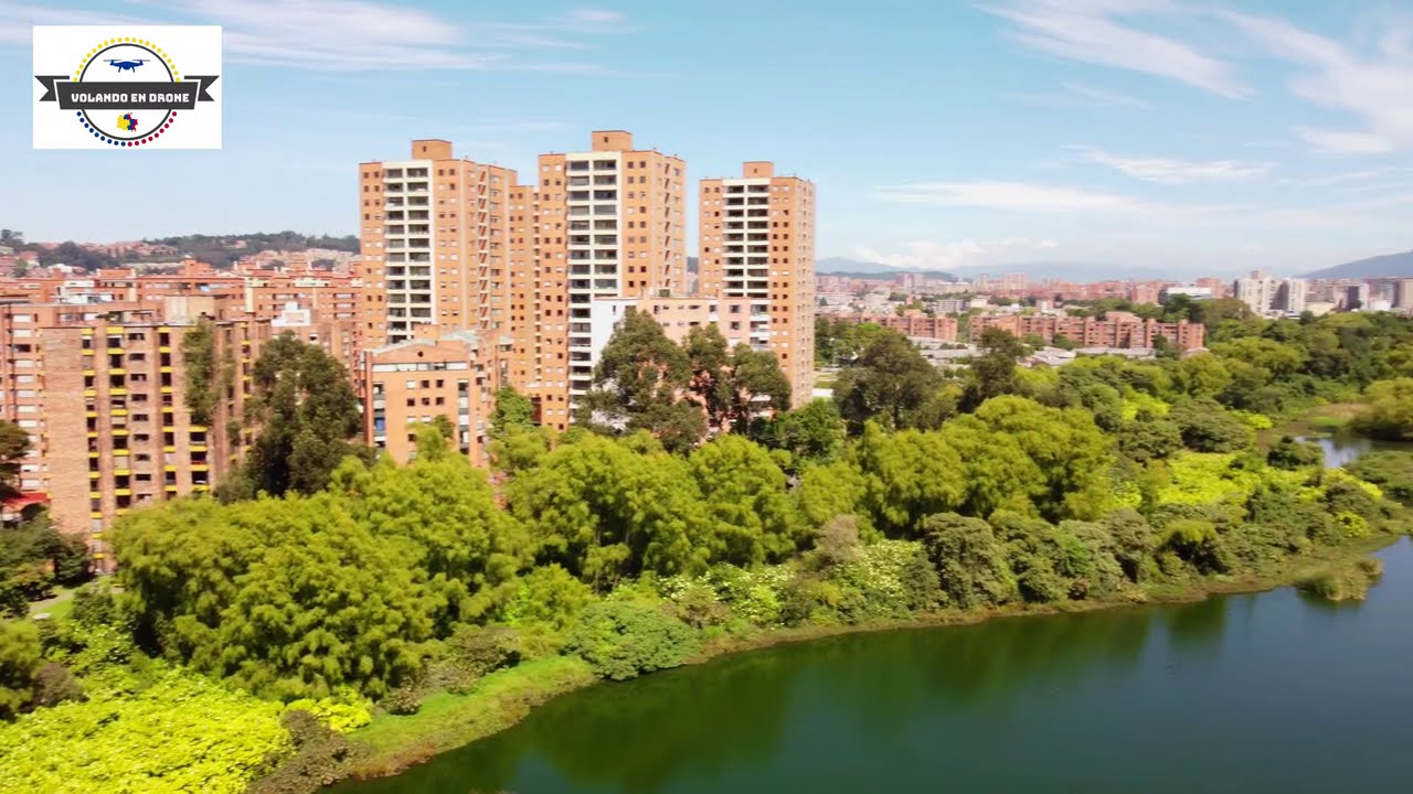 VOLANDO EN DRONE 4K -BOGOTA 2021 -  HUMEDAL CORDOBA - COLOMBIA