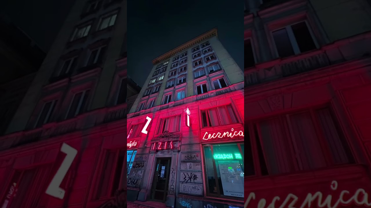 WARSAW BY NIGHT 🔴 #warsaw #warsawpoland #neon #citylights #poland #skyscraper #nightlife
