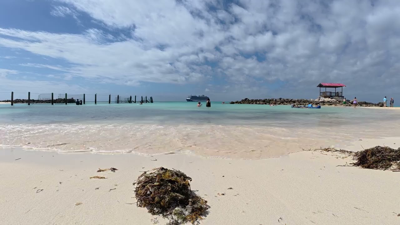 Perfect relaxing view of the  beautiful Enchanted Princess from Princes Cay