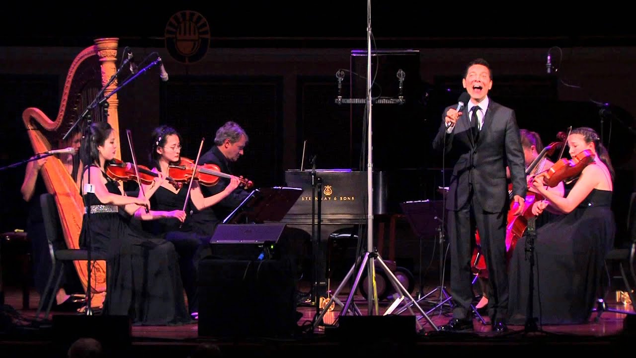 Special Guest Michael Feinstein Performs 