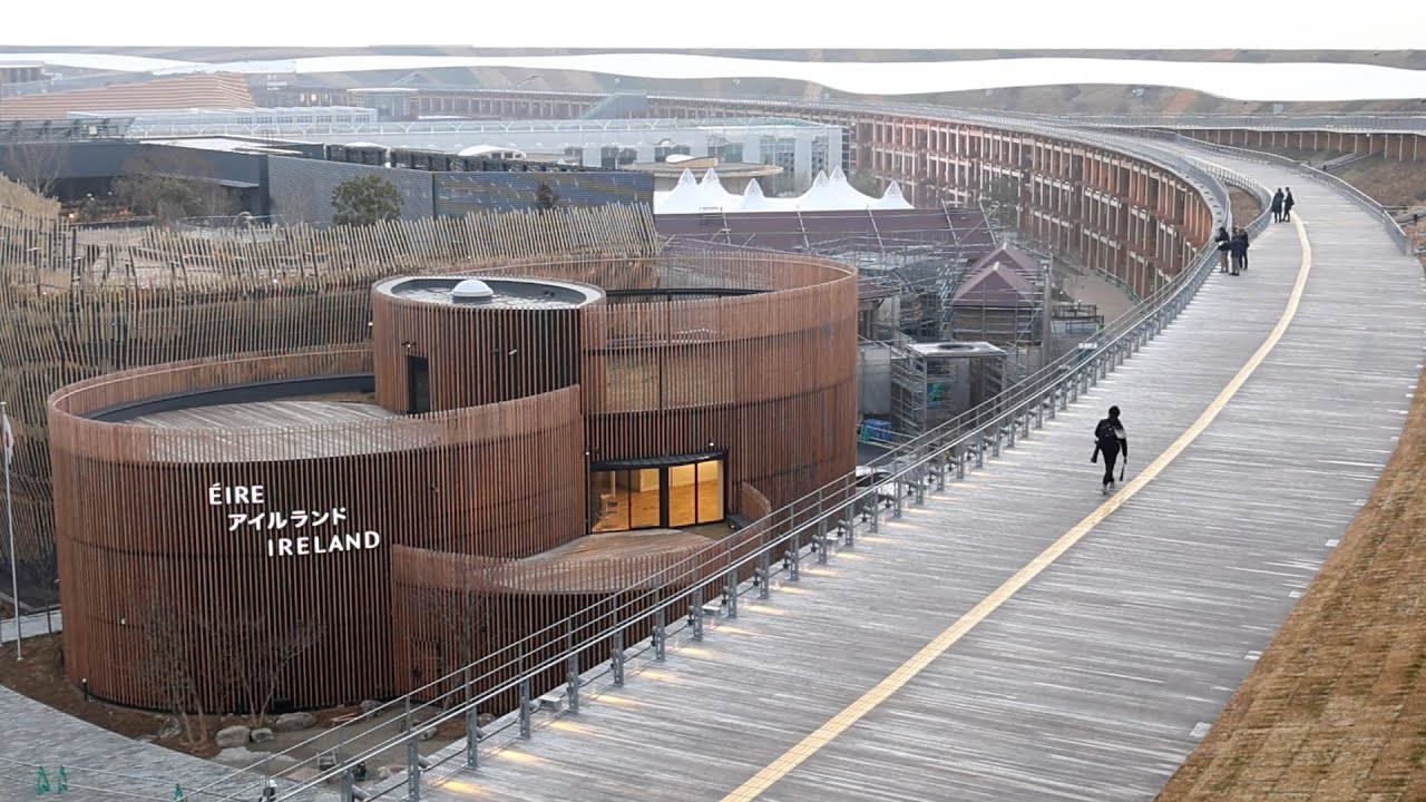 大屋根リング、業者から引き渡し