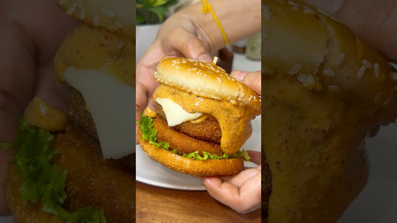 Perfect Potato Paneer Burger Recipe 🍔 #burger #vegrecipe #youtubeshorts