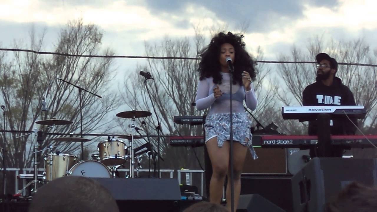 SZA Warm Winds @ Hofstra Music Fest 2014