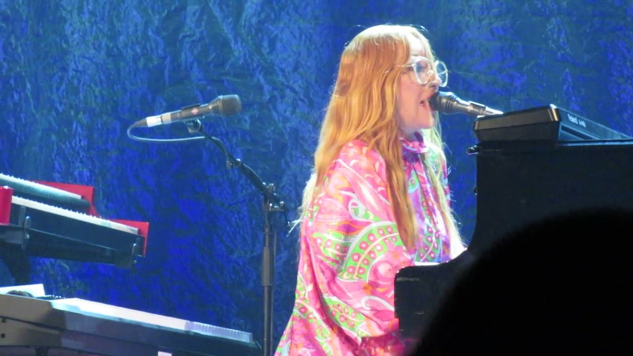 Tori Amos Lille April 22nd 2023 Parasol