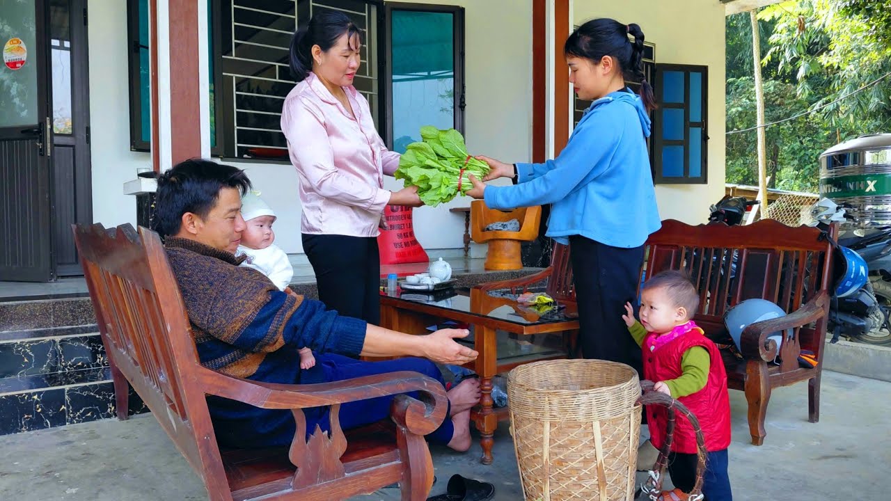 Gifts of Life: Harvesting vegetables to sell and giving some to my brother and sister-in-law, TU DAU