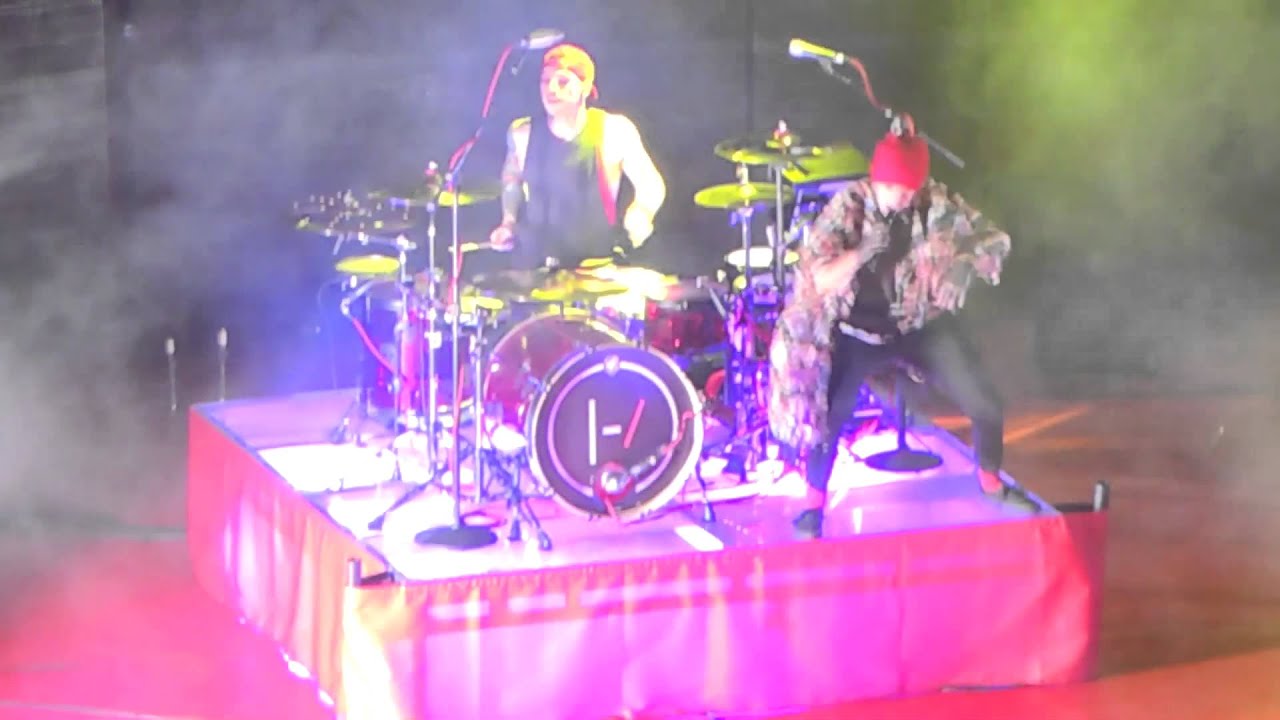 Message Man - Twenty One Pilots (Live At Red Rocks)