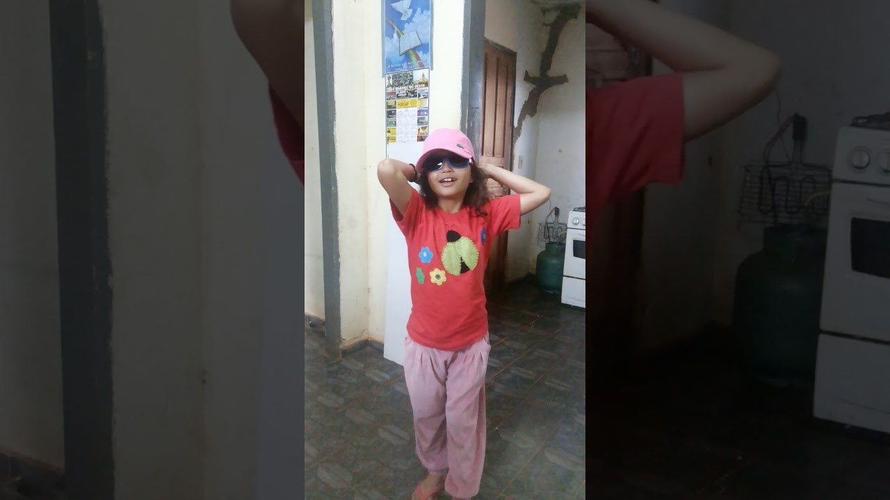 Minha futura sanfonera so precisa da sanfona pra treina mas toca e canta  minha linda te amo minha p