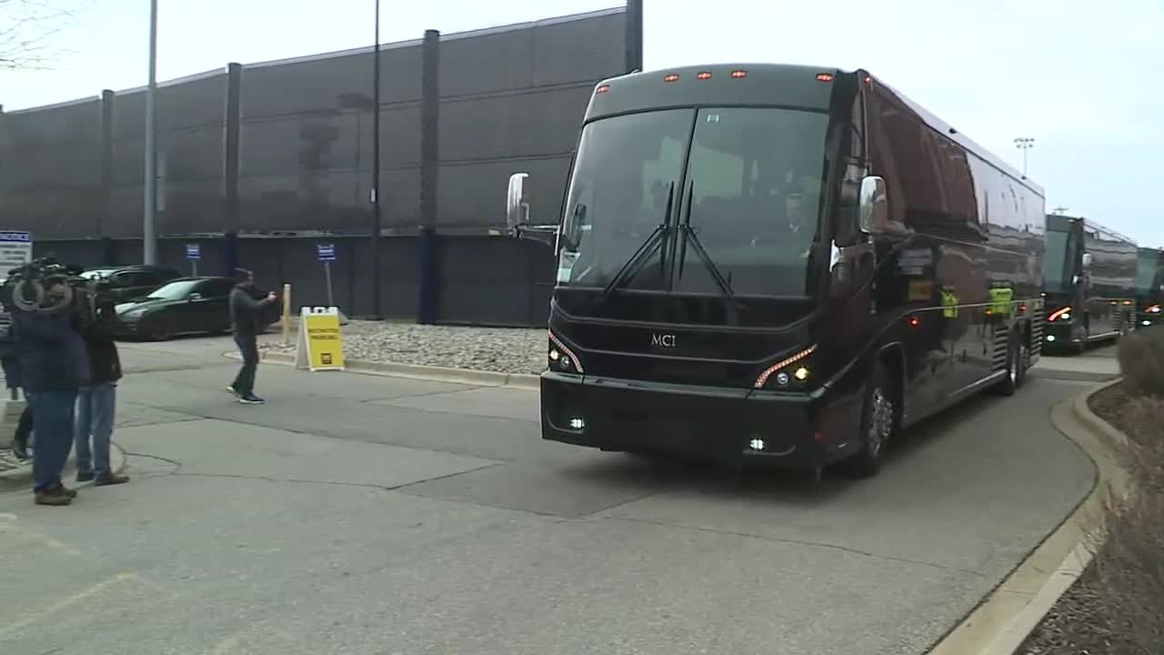 U-M leaves for National Championship game