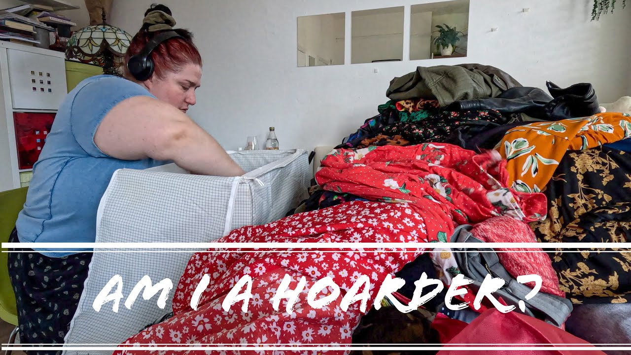 Help me DECLUTTER my TINY STUDIO | Part 1 | LiveitlikeLauren
