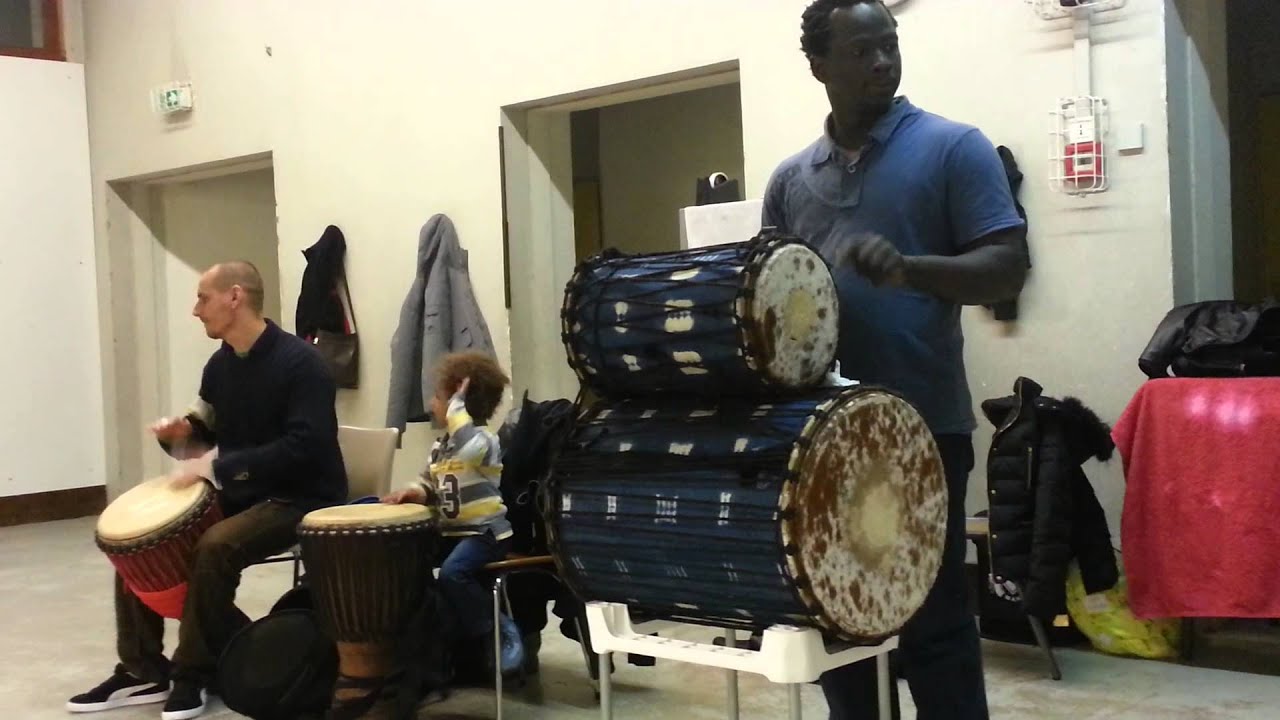 Aniaba acompagne les cours