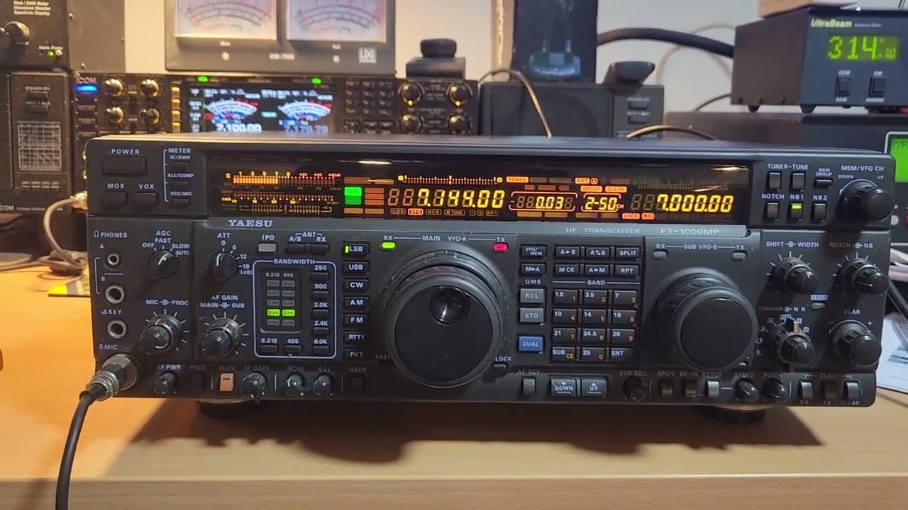 Yaesu FT1000MP HF Transceiver,just a  beautiful radio to add to your collection, and only $1350 asis