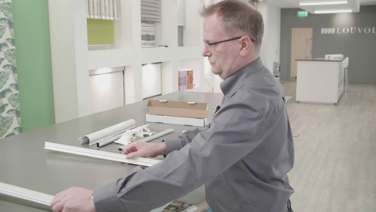 Assembling of a Motorised Perfect Fit Roller Blind