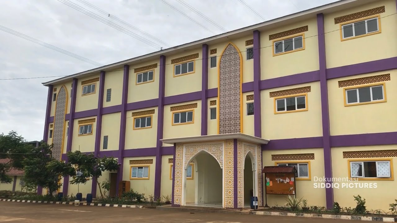 KELILING ASRAMA PUTRI BAITUL QURAN CIRATA