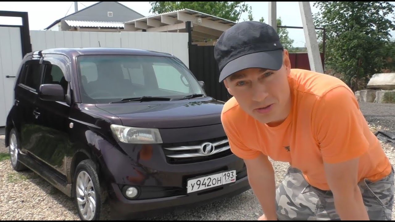 Обзор на Toyota bB, правый руль рулит.