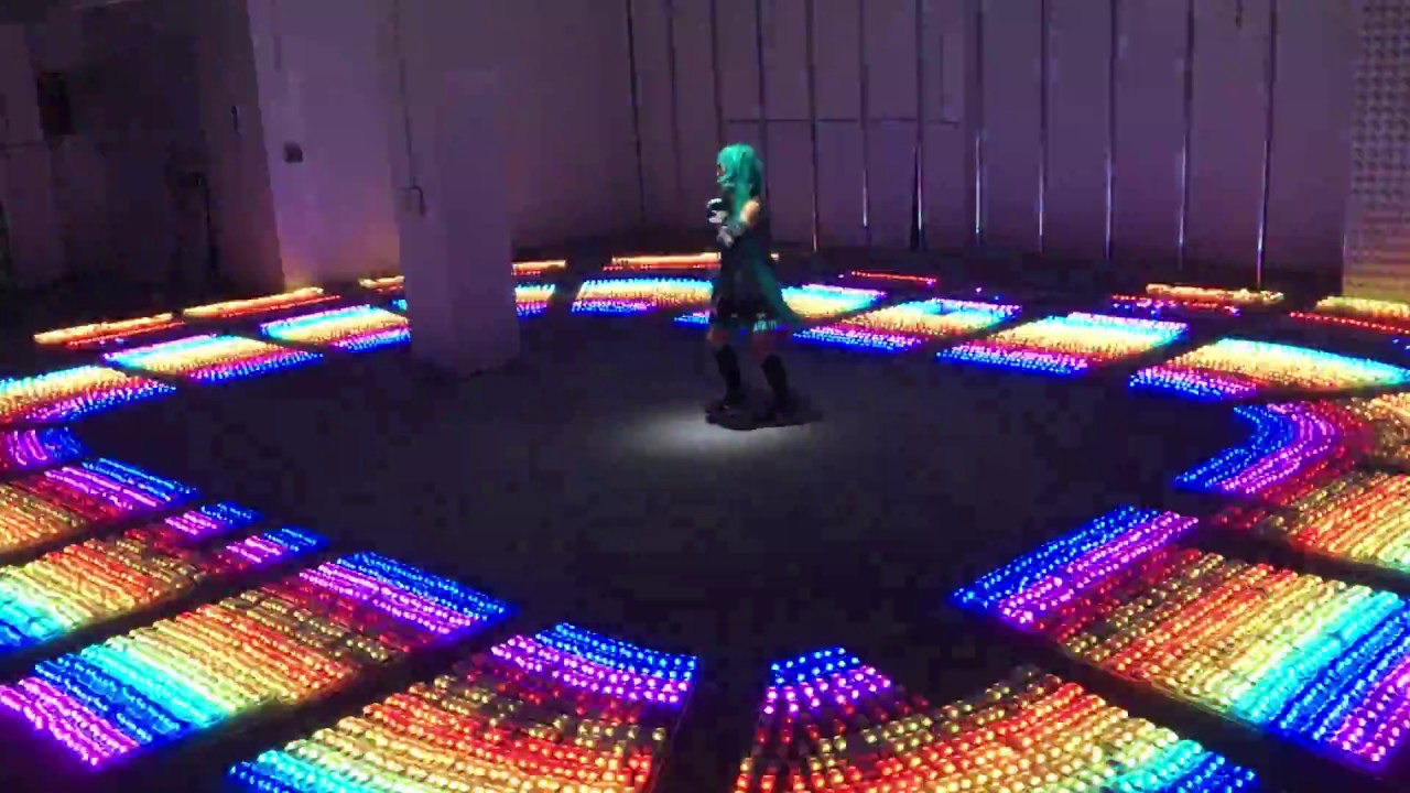 Light effects made by 11000 radio controlled  bracelets.