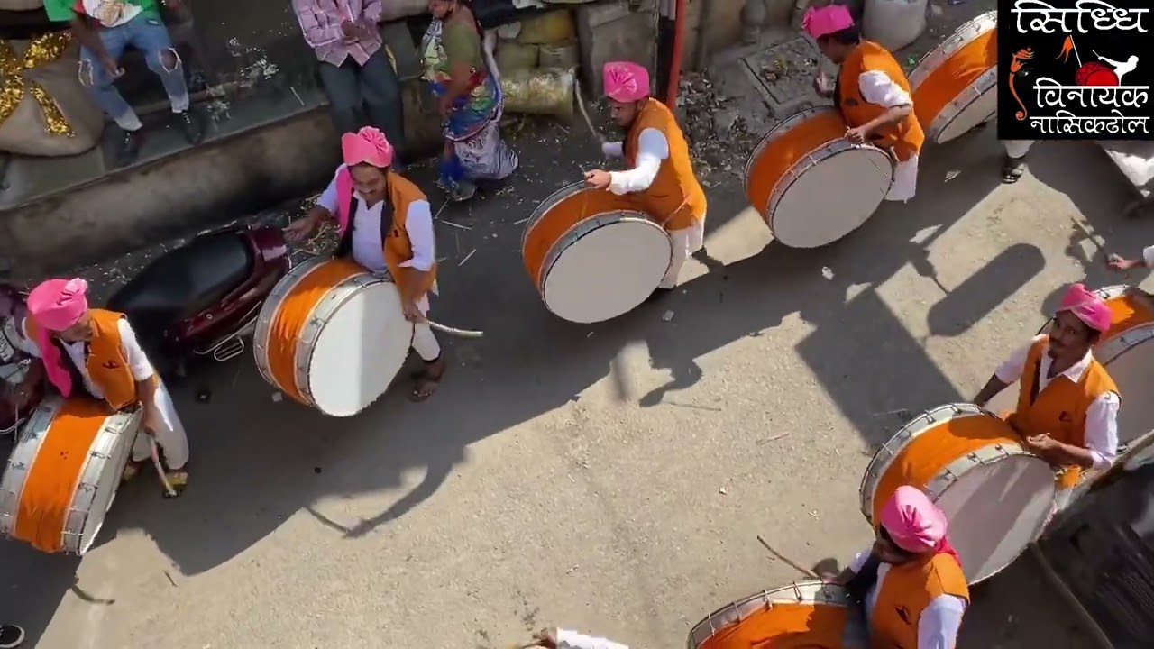 Siddhivinayak nasik dhol surat wedding event …yogesh dhol ..7600022248￼