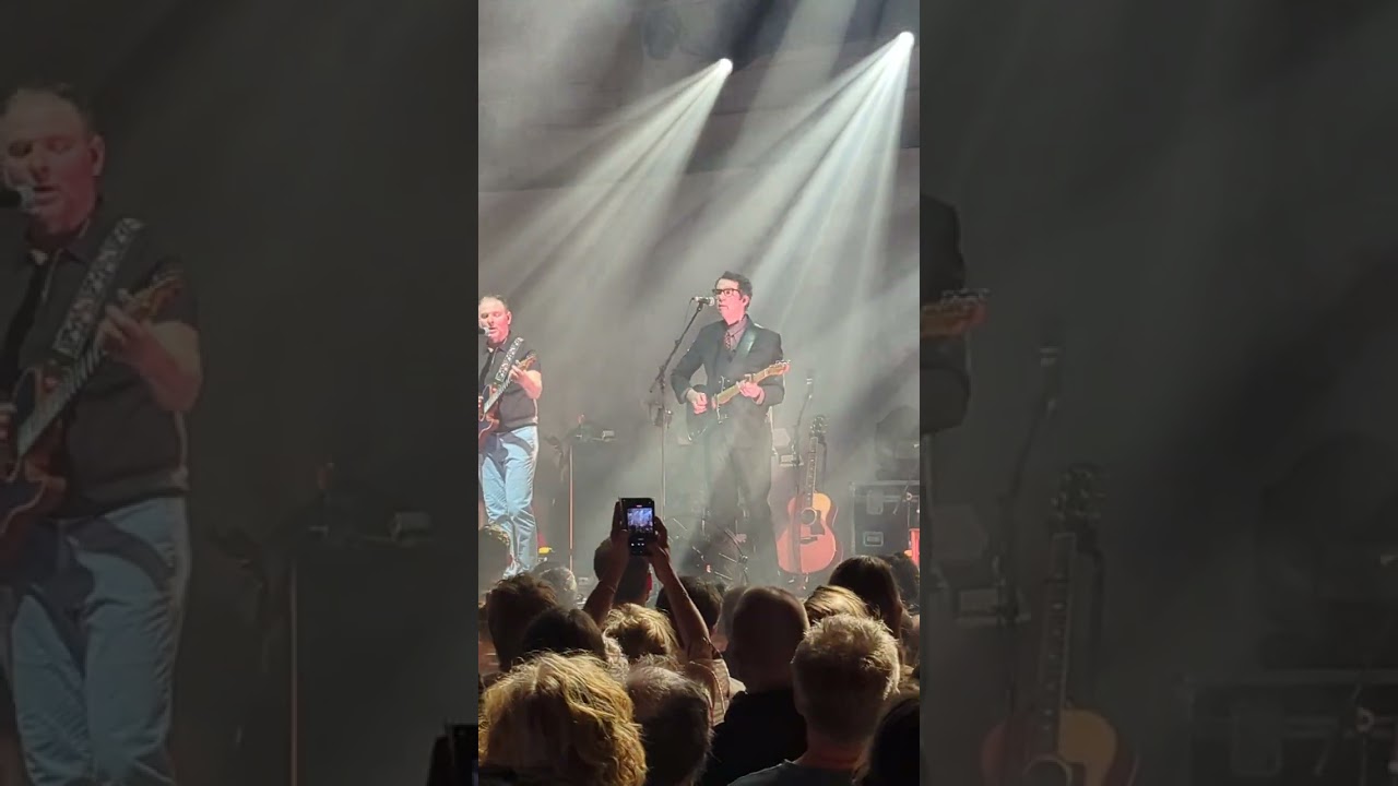 Belle and Sebastian. Mary Jo (with musical box intro). Live at Paradiso. Amsterdam 2 March 2026