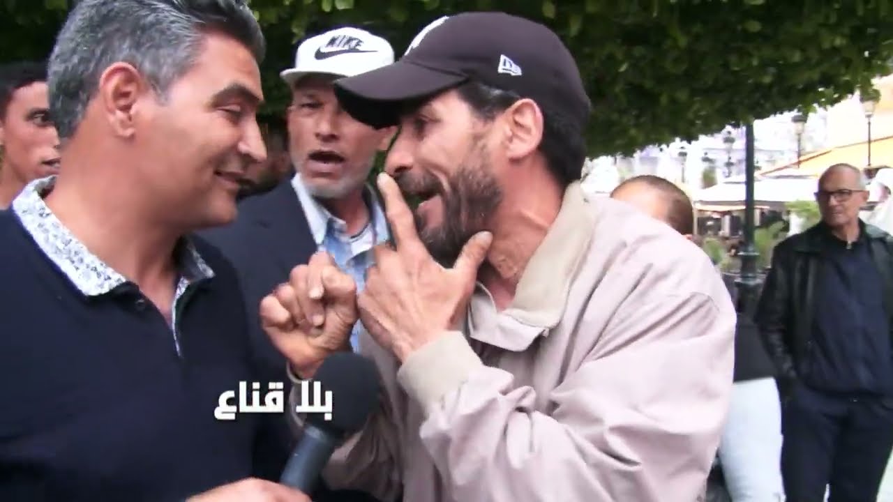 نقاش سااخن بين بوزيدي ونهضاوي حول من خررب البلاد وخان الأمانة..مواطنون في الشارع يتدخلون..من على حق؟