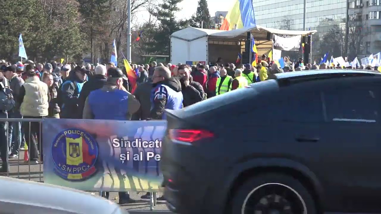 Protest al sindicatelor poliție și apărare &icirc;n Piața Victoriei