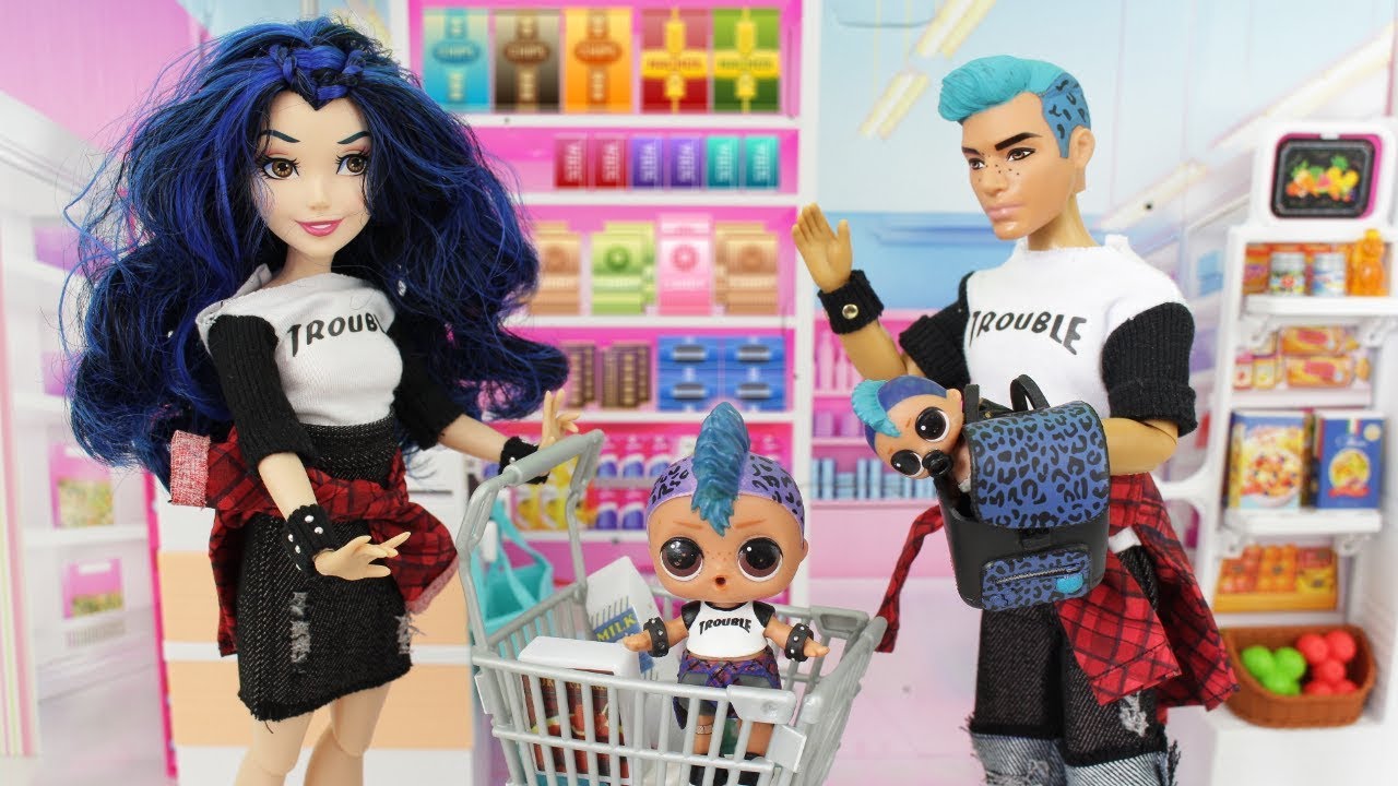 A FAMILIA LOL PUNK BOI VAI AS COMPRAS - LOL PUNK BOI FAMILY CUSTOM LOL SURPRISE BARBIE DOLLS