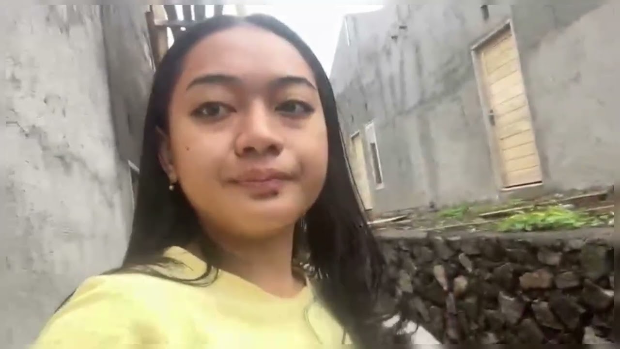 MENGABADIKAN PUSINGNYA SEORANG LAKI-LAKI YANG SEDANG MENGUSAHAKAN SEGALANYA