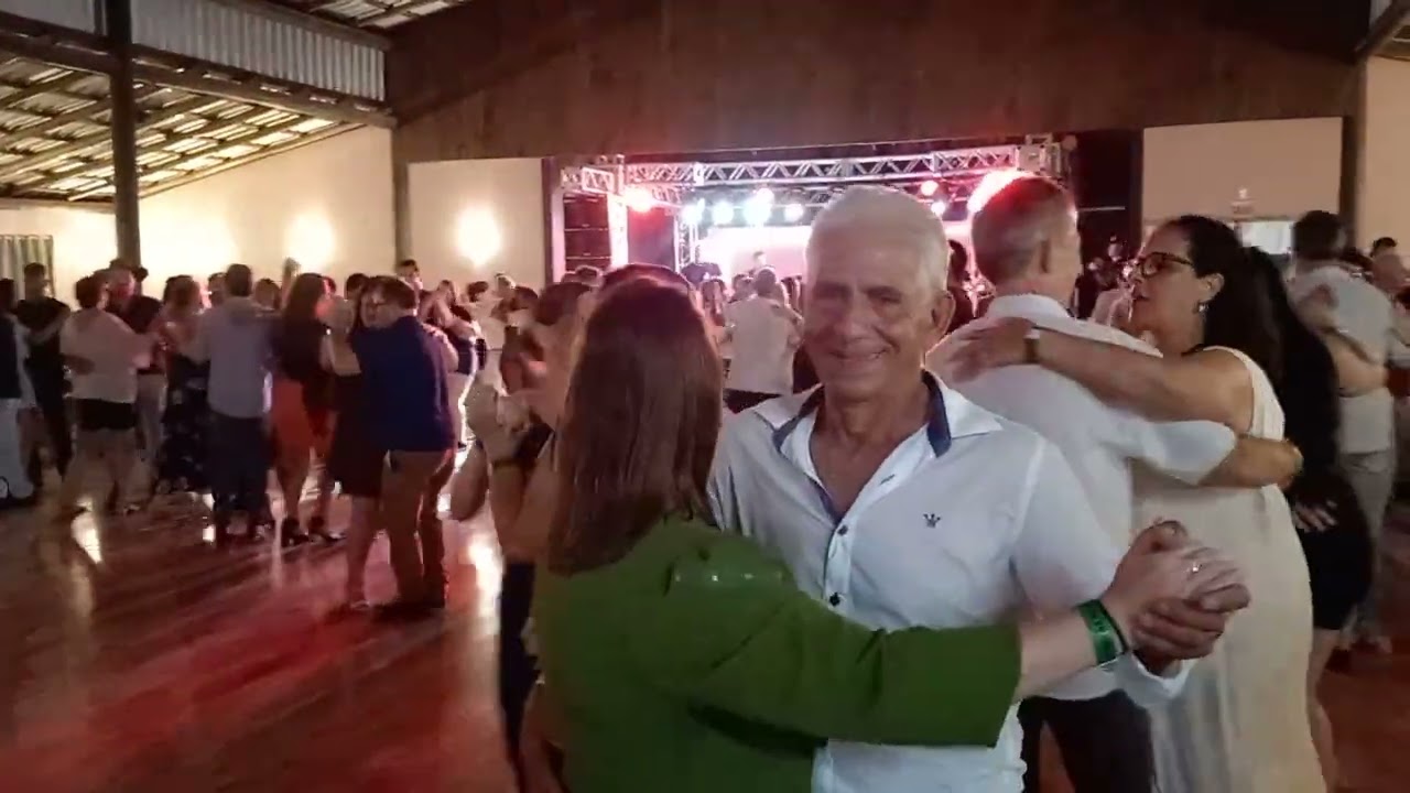 A onde passa a banda Elyte a festa é garantida ainda mais em Laurentino no Salão do fofão 