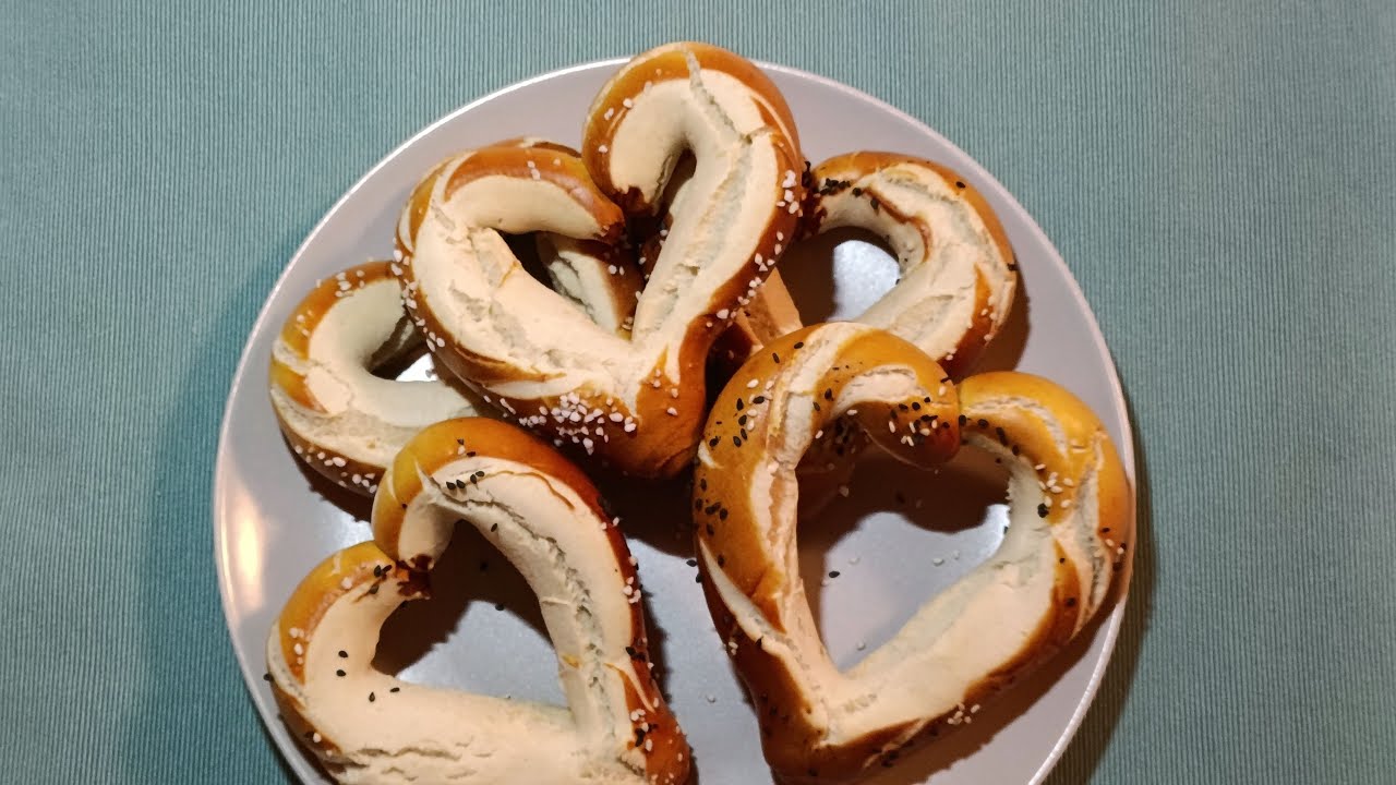 Brezen-Herzen backen